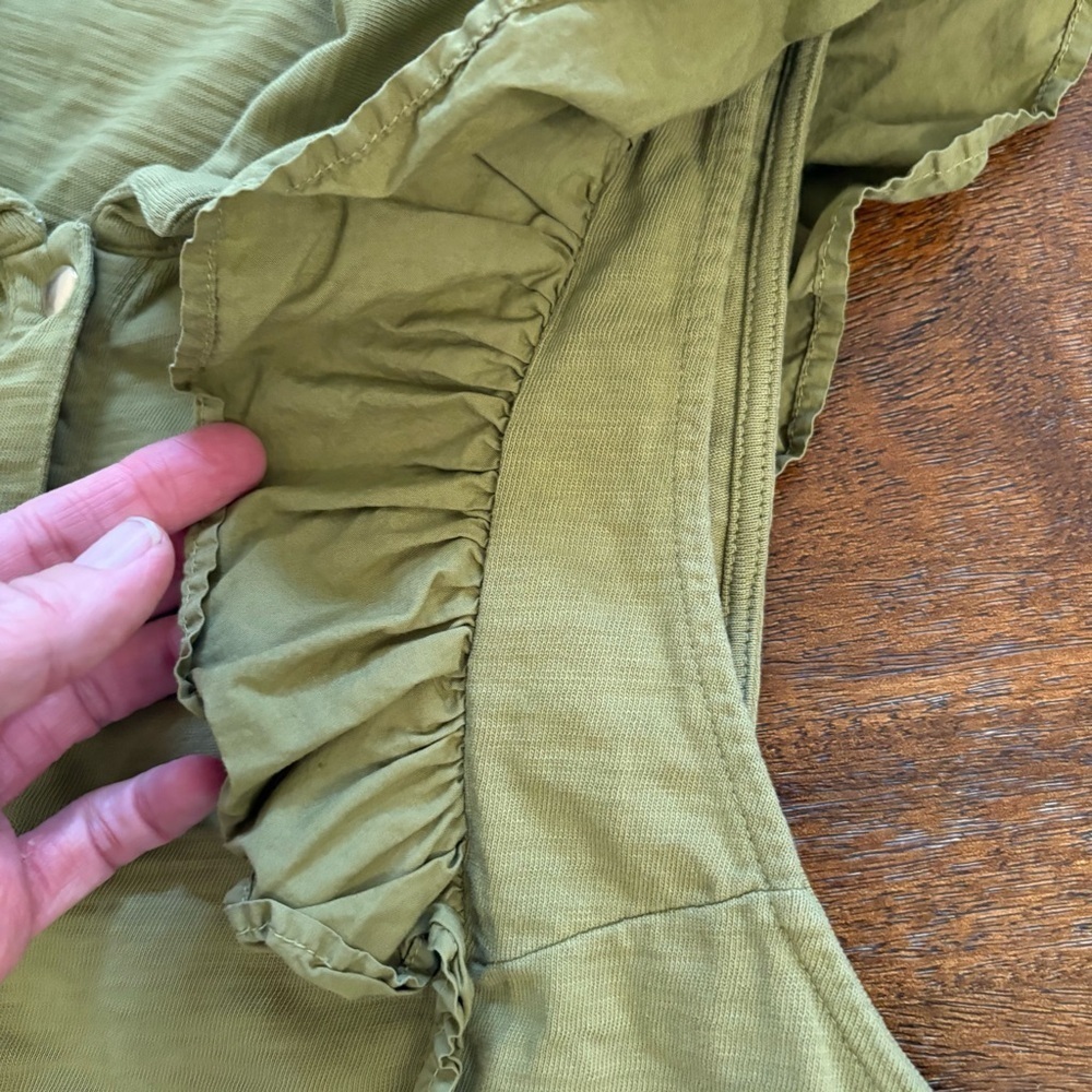 Nation LTD Archer Ruffle Sleeve Top Button Down Sleeveless Shirt Olive Green M - Picture 10 of 12